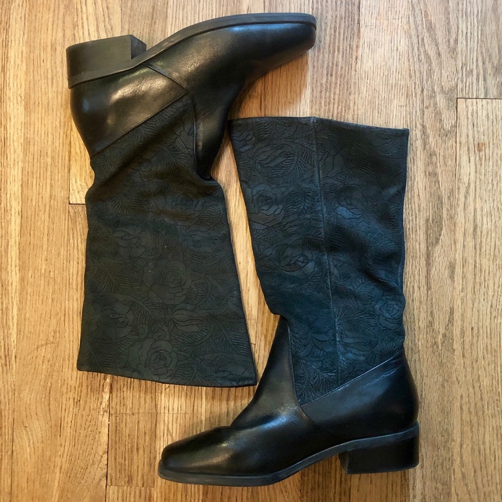 Markon leather rose embellished boots